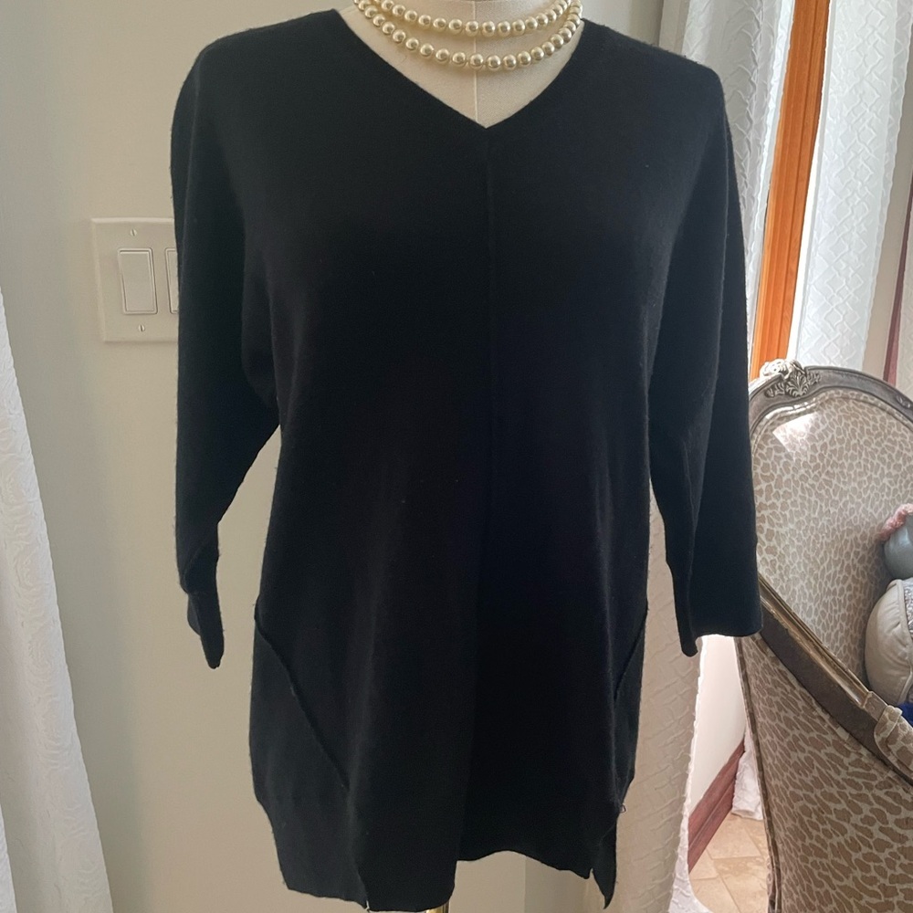 Nordstrom Collection Black V-Neck Sweater CASHMERE XS Fits generously - Picture 2 of 5